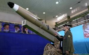 Iran predstavio novu balističku raketu: "Fateh" može izbjegavati radare