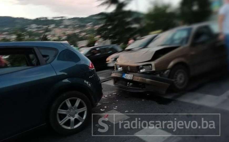 Saobraćajna nesreća na Skenderiji, formirale se velike gužve u saobraćaju