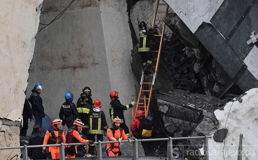 Pratite uživo akciju spašavanja nakon što se srušio most u Italiji