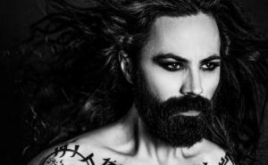 Zavirite u stan ekstravagantnog umjetnika: Kako izgleda dom Bože Vreće