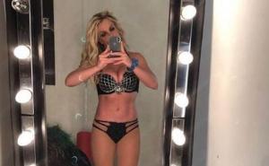 Britney Spears dva sata radi jogu i izgleda odlično