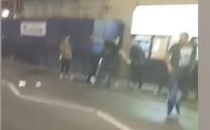 Objavljen snimak: Građani pretukli muškarca koji ih je htio zaliti kiselinom