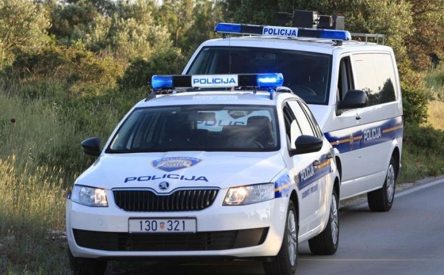 Odjeća ključna: Policija istražuje napad na turistkinju na plaži u Makarskoj