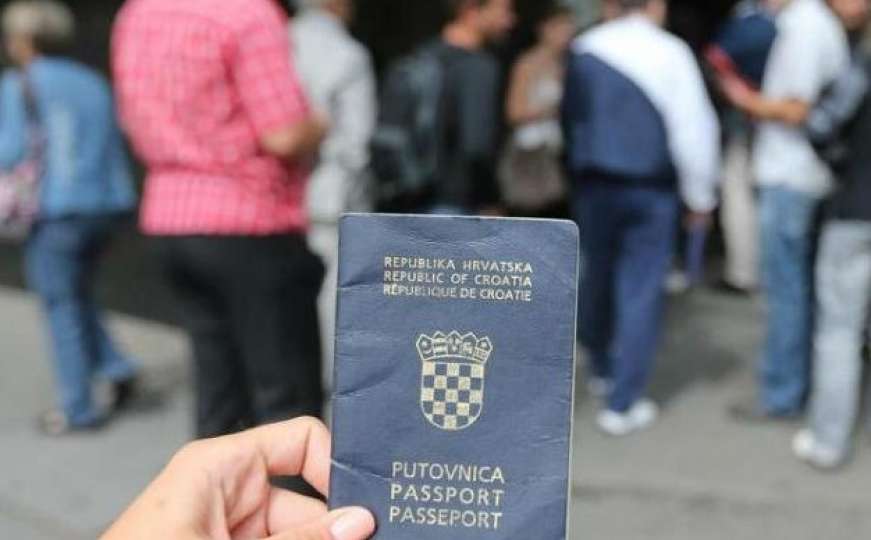 MUP RS-a zbunio EU tvrdnjom: Bh. državljani ne mogu imati hrvatsko državljanstvo