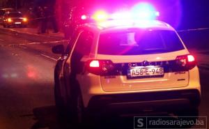 Ilidža: Dva muškarca i žena upali starici u kuću, opljačkali je i povrijedili