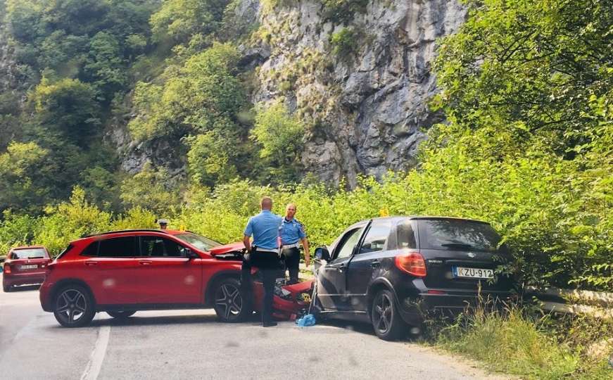 Saobraćajna nesreća na ulazu u Sarajevo, više osoba povrijeđeno
