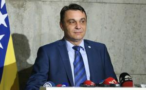 Ahmetović Ivaniću: Imajte malo hrabrosti i prihvatite istinu o Srebrenici