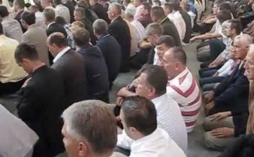 Veliki broj vjernika klanjao bajram-namaz u Bugojnu: Poklonite vrijeme drugima