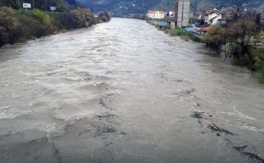 Vozač Hitne pomoći u Foči spriječio Sarajliju da izvrši samoubistvo skokom u Drinu