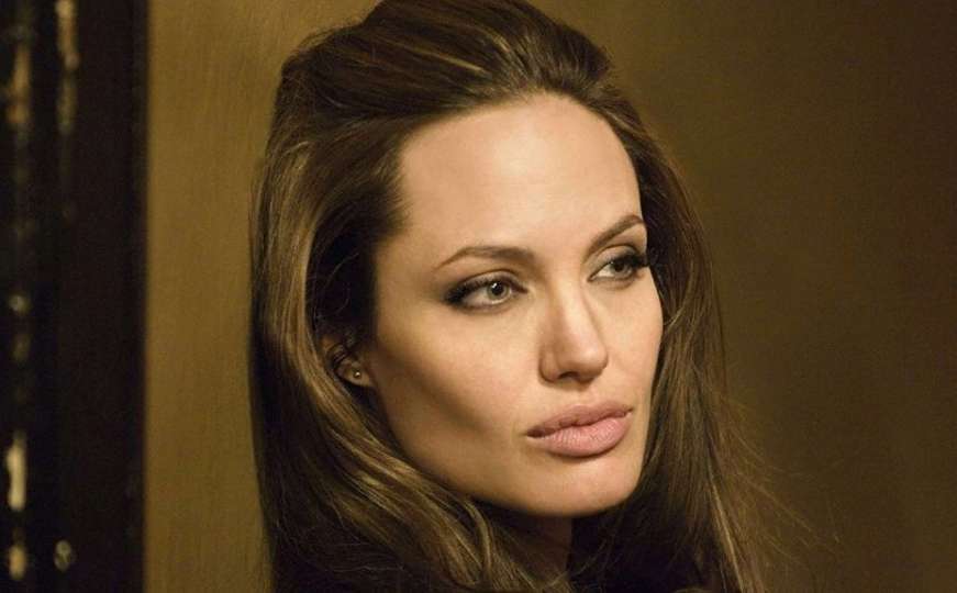 Nazire li se kraj sporu: Angelina Jolie popušta pod pritiskom Brada Pitta