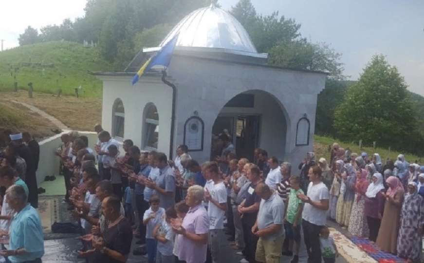U naselju Slatina kod Srebrenice otvoreno spomen obilježje