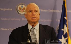Nakon teške bolesti preminuo američki senator John McCain