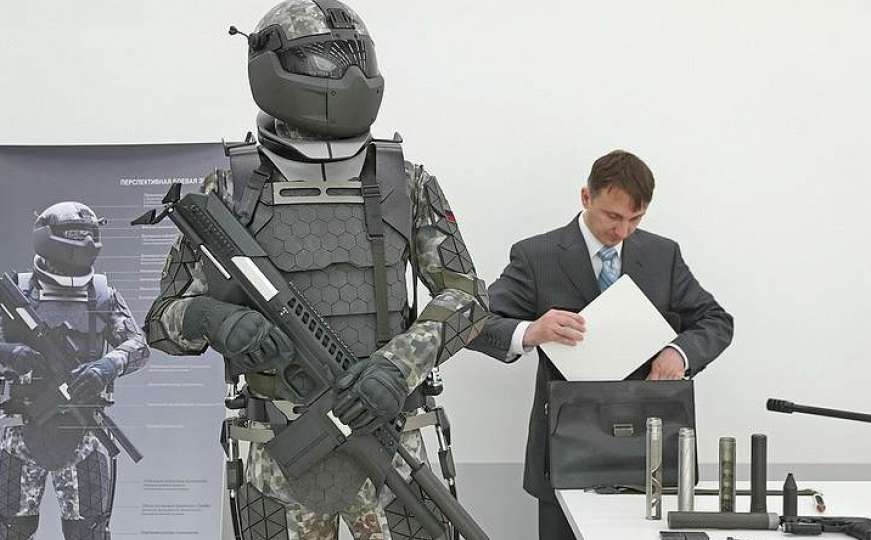 Vojnici budućnosti: U Rusiji predstavljen novi egzoskelet "Ratnik 3"