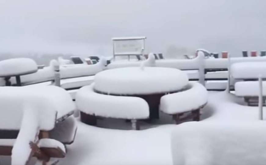 Zatrpao sve: U Italiji palo 30 centimetara snijega