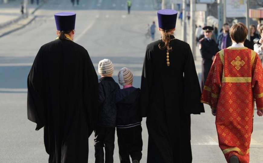 Roditelji zabrinuti da svećenici vrbuju djecu u ruskom kampu