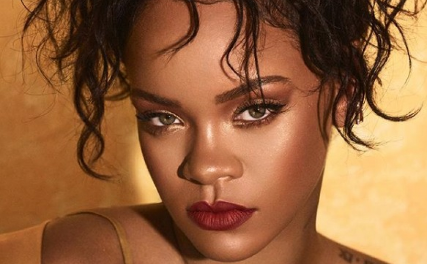 Bez trunke šminke: I Rihanna ima svoje opuštene dane