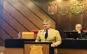 U Skupštini Novog Sada odbornik sa četničkom kokardom izazvao haos