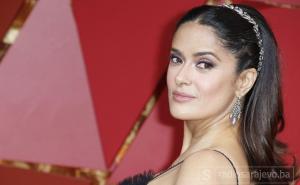 Salmu Hayek suprug iznenadio trećim vjenčanjem na pješčanoj plaži