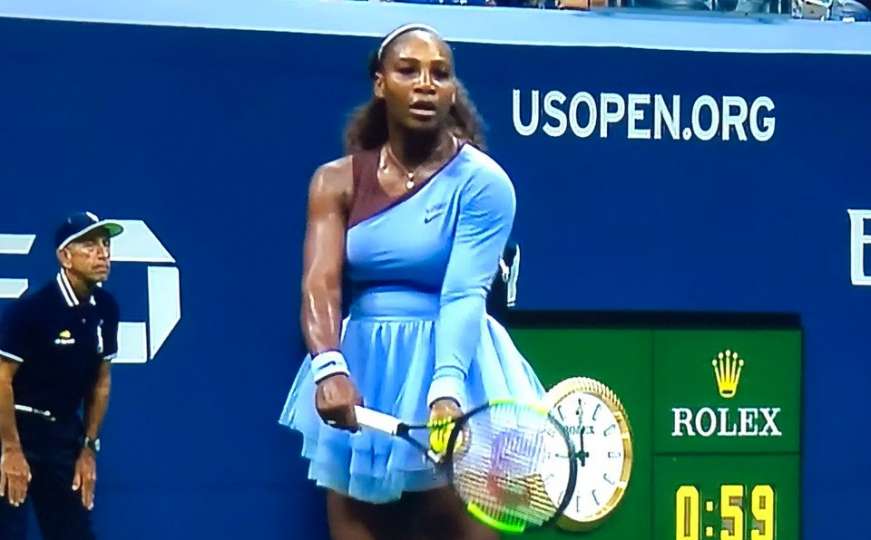 Serena Williams u baletnoj haljinici boje lavande šokirala na meču