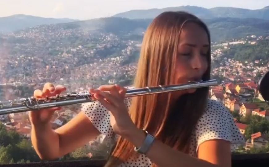 Čarobno: Pjesma "Sarajevo ljubavi moja" odsvirana na flauti u gondoli žičare