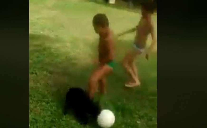 Pas koji dribla kao Leo Messi