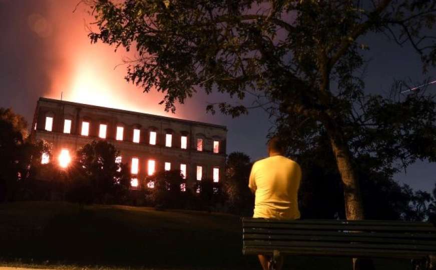 Veliki požar uništio 200 godina star muzej u Rio de Janeiru