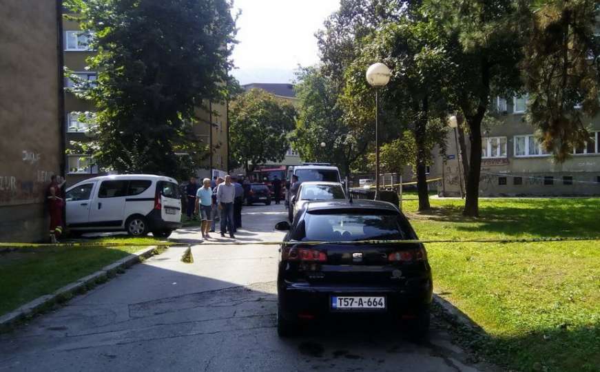 Pokušaj deložacije iz stana u Zenici: Napadnuti i sudski policijaci