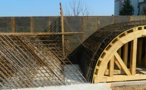 Novi pješački most u naselju Pejton kod OBI-ja uskoro će biti završen