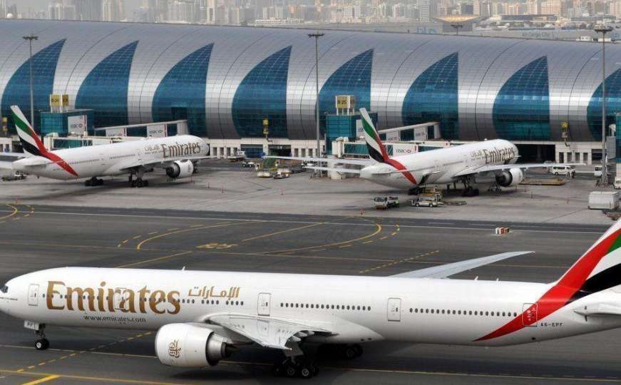 New York: Avion Emiratesa u karantinu, brojni putnici se razboljeli