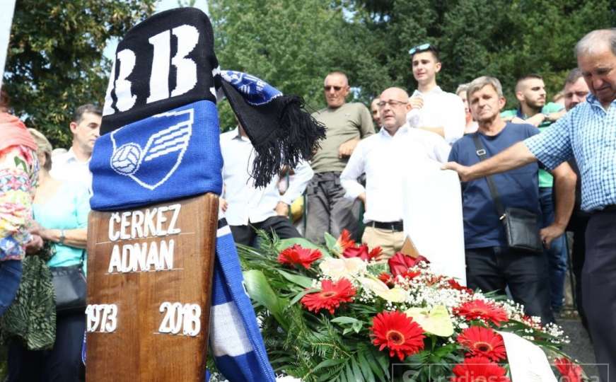 Građani Sarajeva se oprostili od velikog navijača Željezničara