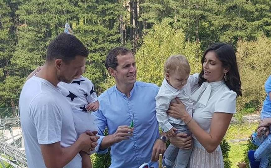 Sretno, Dani: Amra i Edin Džeko na Trebeviću proslavili prvi rođendan sina