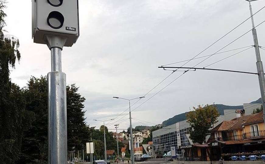Vozači, oprez: "Niču" novi radari u Sarajevu, postavljanje još uvijek traje
