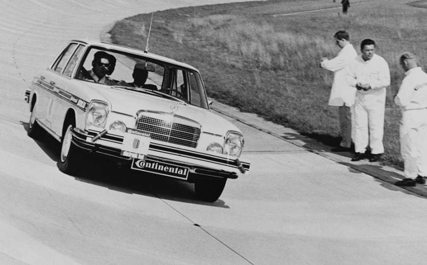 Pola stoljeća prije Tesle: Mercedes 250 bio je pionir autonomne vožnje