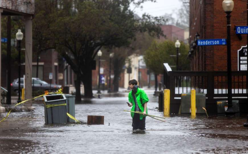 Uragan Florence pustoši Ameriku: Odnio pet života, prava opasnost tek dolazi