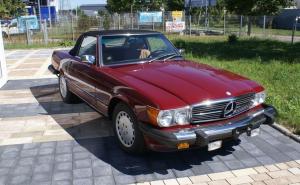 Bio je to poklon za Ivanu: Prodaje se Trumpov Mercedes 560 SL