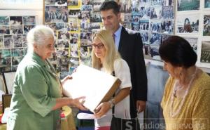 Sarajevo: Podijeljeni laptopi najuspješnijim studentima i učenicima iz Srebrenice