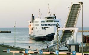 Potonuo trajekt: 44 osobe nastradale, 37 spašeno