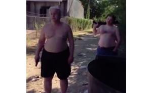 Uznemirujući snimak: Otac i sin ubili muškarca zbog svađe oko smeća