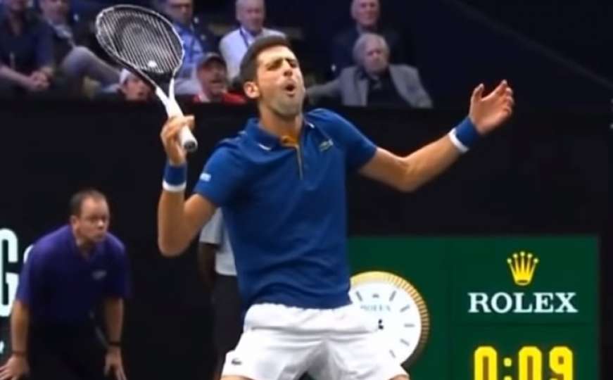 Đoković pogodio Federera lopticom, njegova reakcija nasmijala publiku