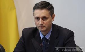 Bećirović: Ako Dodik želi mirni razlaz od BiH, ima više graničnih prelaza
