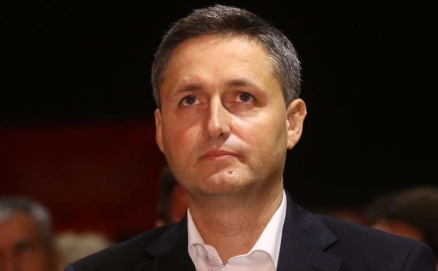 Denis Bećirović: Oborimo s vlasti političare koji tjeraju strane investitore