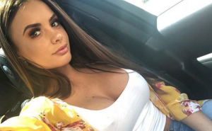 Seks bomba Allison Parker bez srama i stida caruje Instagramom