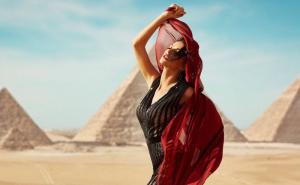 Sarajevska manekenka Ema Golijanin snimila editorial na egipatskim piramidama