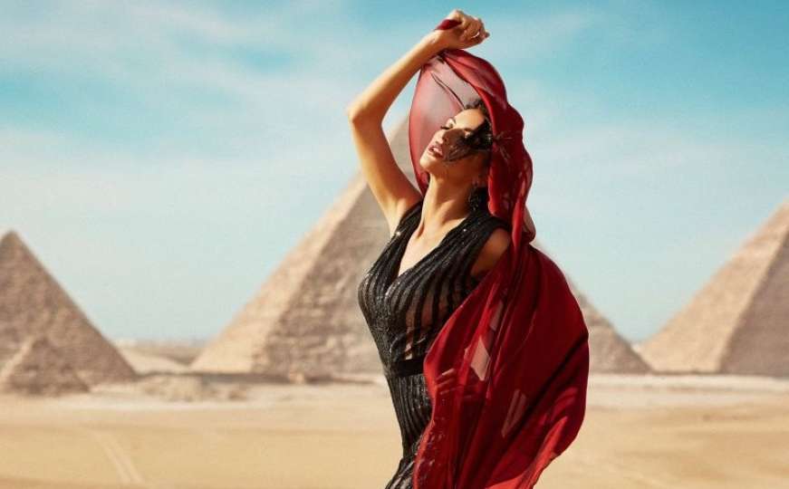 Sarajevska manekenka Ema Golijanin snimila editorial na egipatskim piramidama