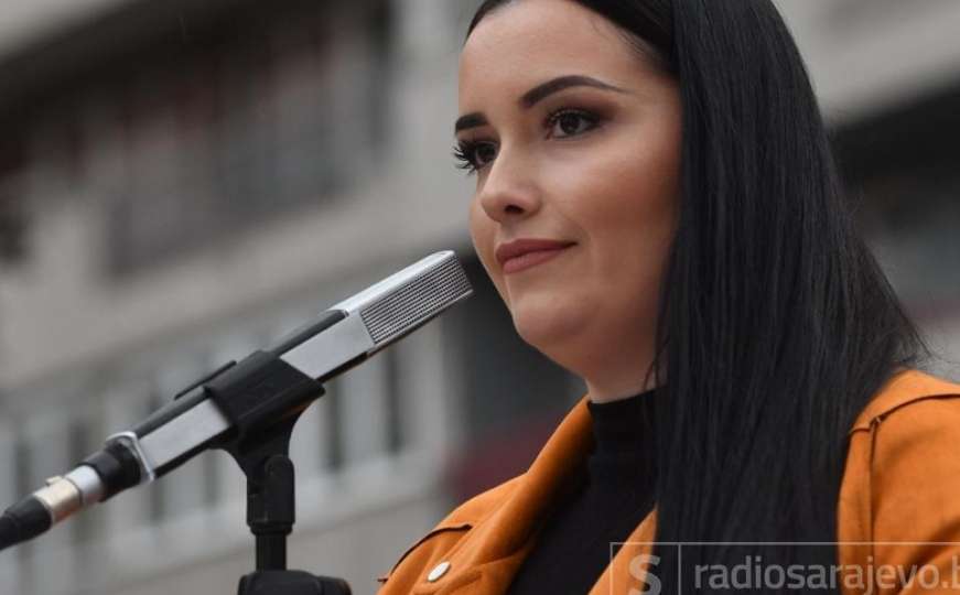 Arijana Memić obratila se djevojci Dženana, Alisi Mutap: Izdala si ga i odvela u smrt 
