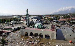 Broj žrtava cunamija u Indoneziji porastao na 832