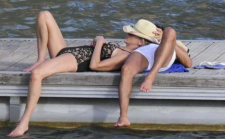 Sharon Stone uživa na odmoru sa 20 godina mlađim frajerom