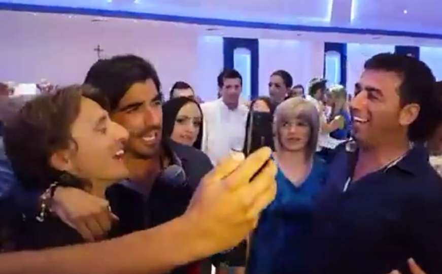 Luka Modrić zapjevao na svadbi u Hercegovini