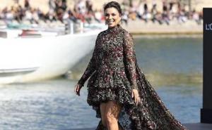 Eva Longoria gazi modnim pistama: Novopečena mama zasijala na sedmici mode