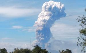 Nakon katastrofalnog cunamija i potresa, erupcija vulkana u Indoneziji